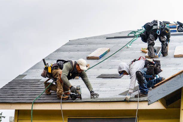 Professional Gutter Installation technician working in Oakland, OR